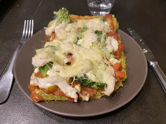 Pizza diététique (pâte à la courgette)
