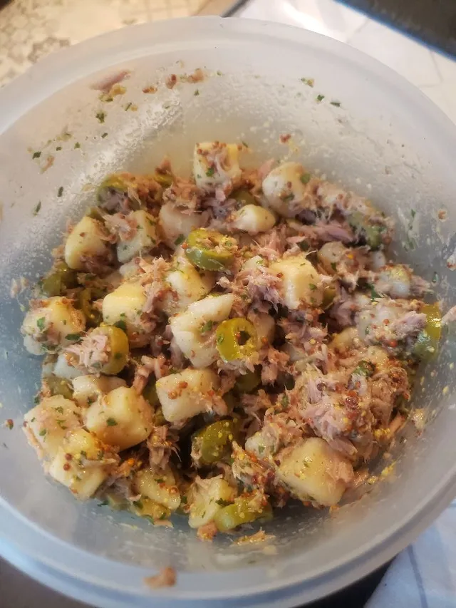 Salade de pomme 🥔 au thon et olives verte