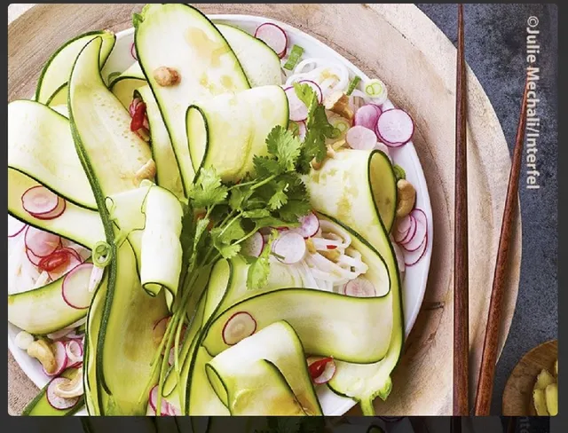 Salade de courgette à l’assiatique