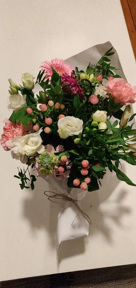 Coucou je viens de recevoir un beau bouquet de fleurs et je voulais juste vous en faire profiter également.