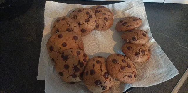Cookies au pépites choco  Pour une quinzaine de cookies 