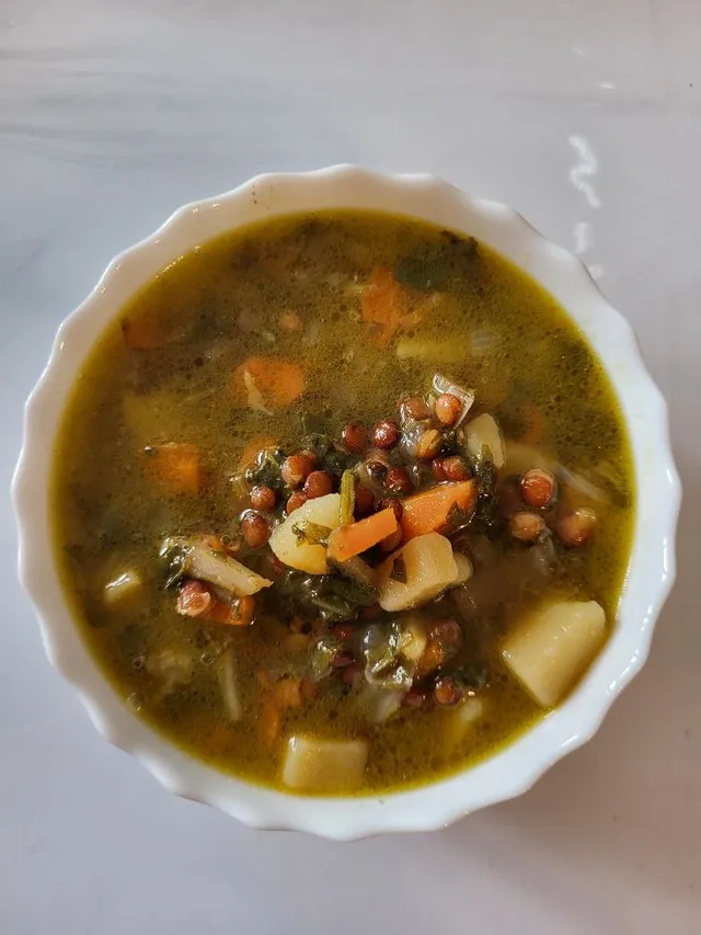 Soupe à la libanaise blettes et lentilles  et citron 🍋