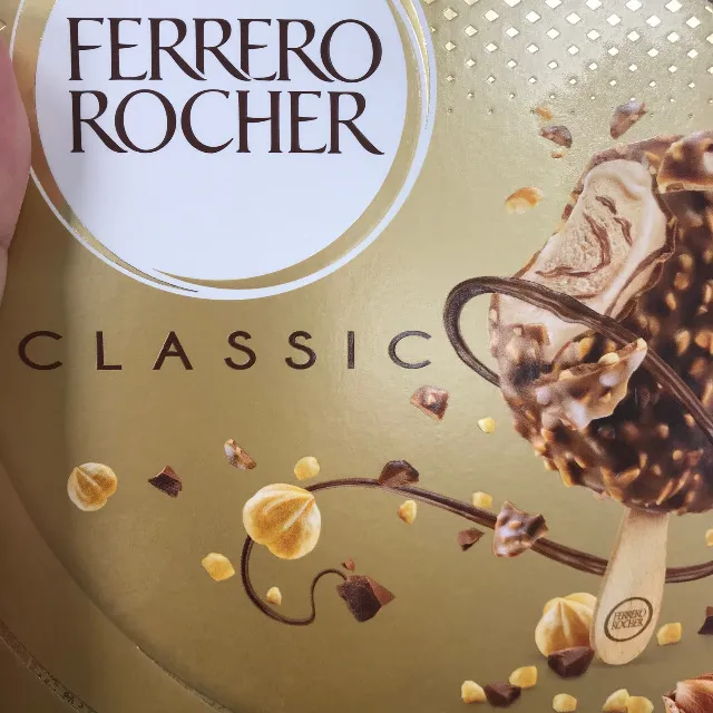 Glace bâtonnet Chocolat Lait Noisettes FERRERO ROCHER CLASSIC