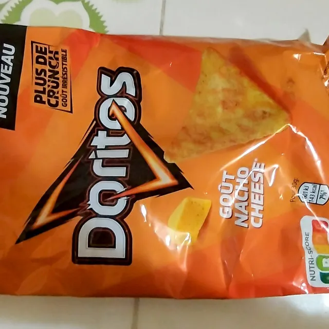 Chips tortillas nacho cheese DORITOS