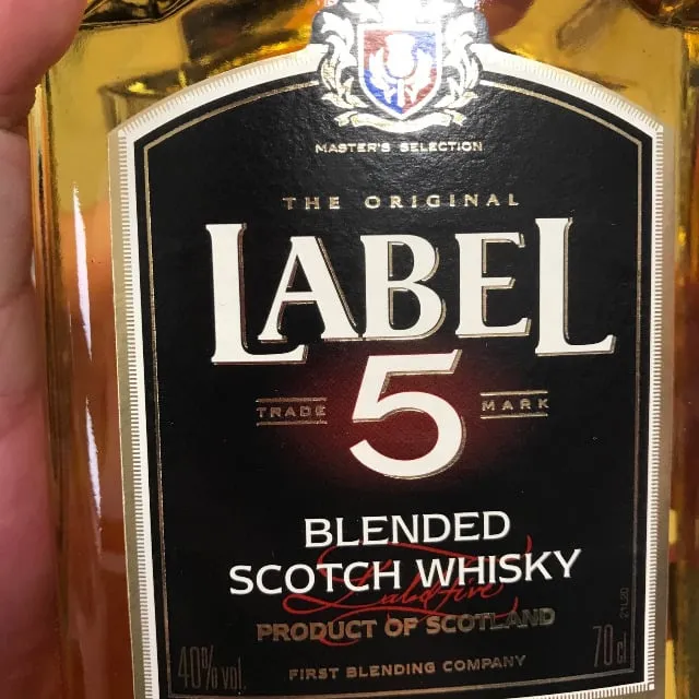 Whisky scotch Classic Black LABEL 5