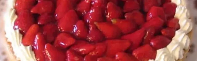 Tarte aux fraises 🍓 amandes et Chantilly