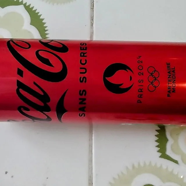 Soda sans sucres COCA-COLA le pack de 12 canettes de 33cL