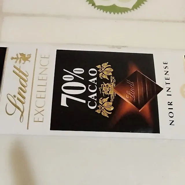 Tablette de chocolat noir 70 % EXCELLENCE LINDT