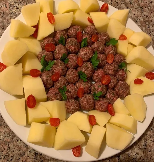 Boulette de viande  avec pomme de terre