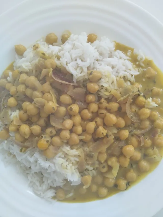 Curry de pois chiches au lait de coco et son riz basmati