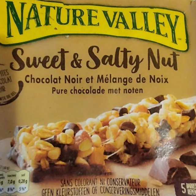 Barres De Céréales Chocolat Noir Et Noix Sweet & Salty Nut NATURE VALLEY