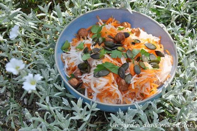 Salade navets crus, noisettes et carottes