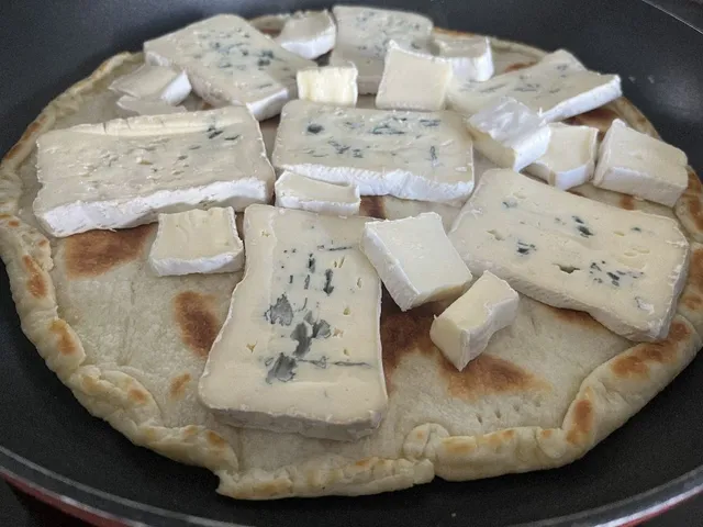 Chausson au fromage à la poêle - 2