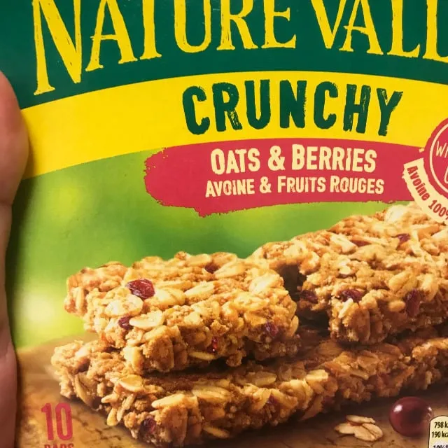 Barre de céréales crunchy avoine et fruits rouges NATURE VALLEY