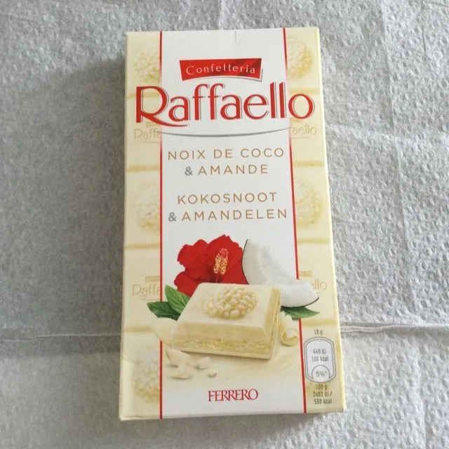 Tablette de chocolat Noix de coco Amandes RAFFAELLO