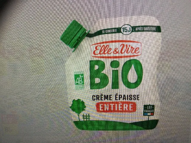Crème épaisse entière Bio ELLE&VIRE promo 30% soit 2,09€